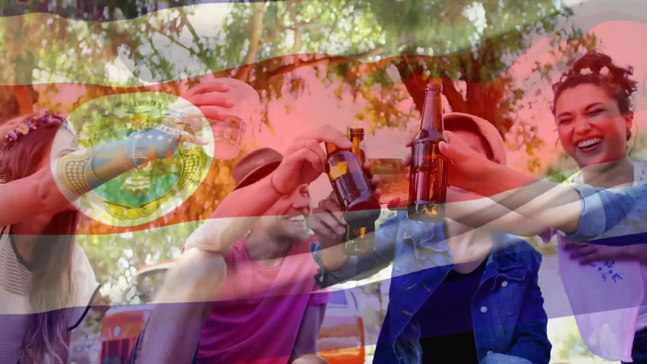 다양한 친구 그룹이 야외에서 파티를 하는 코스타리카의  ⁇ 발의 애니메이션