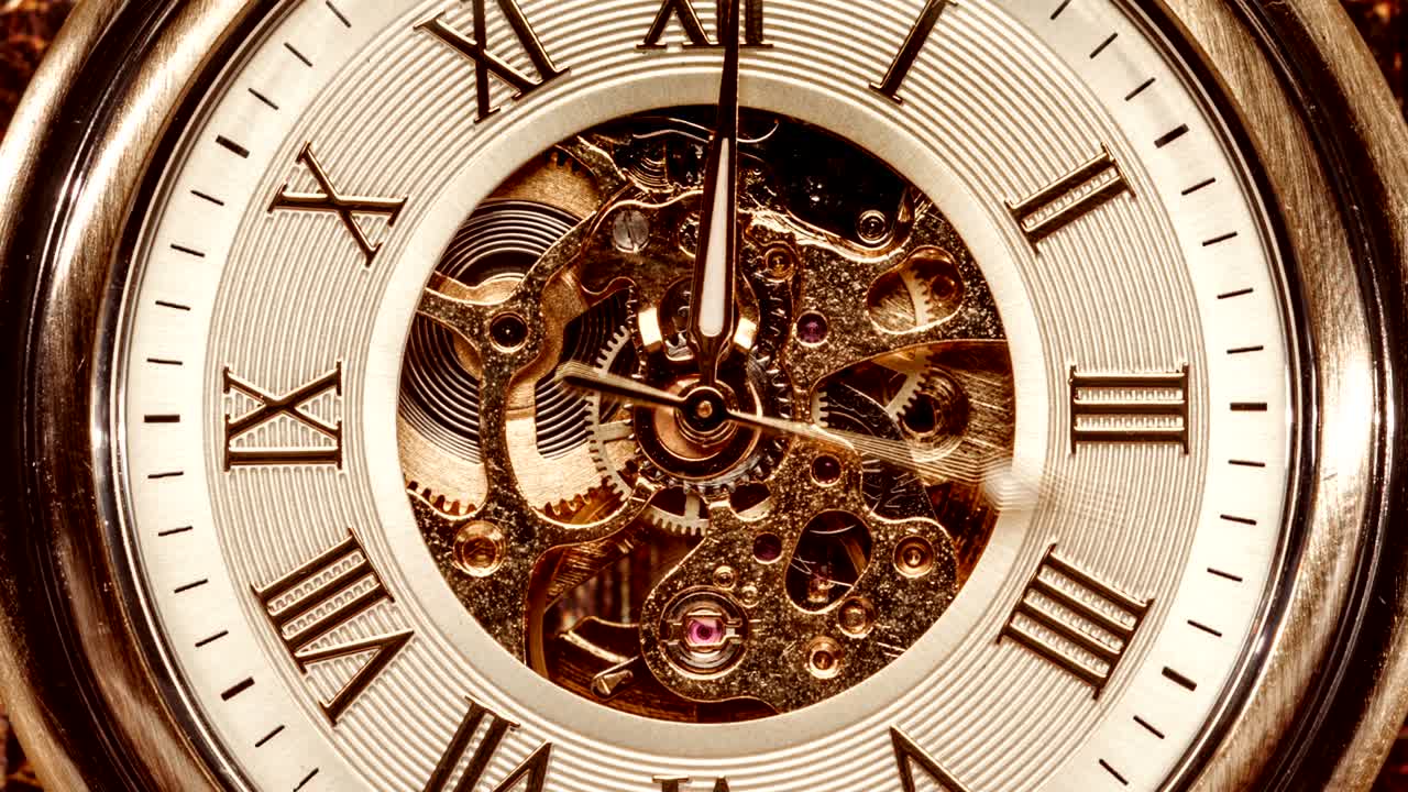 старинные часы крупным планом