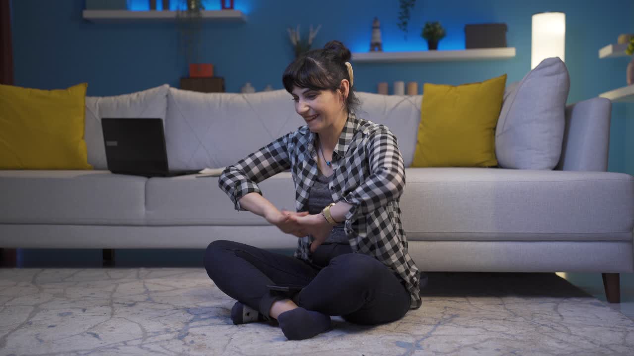 Ritratto di donna emozionata