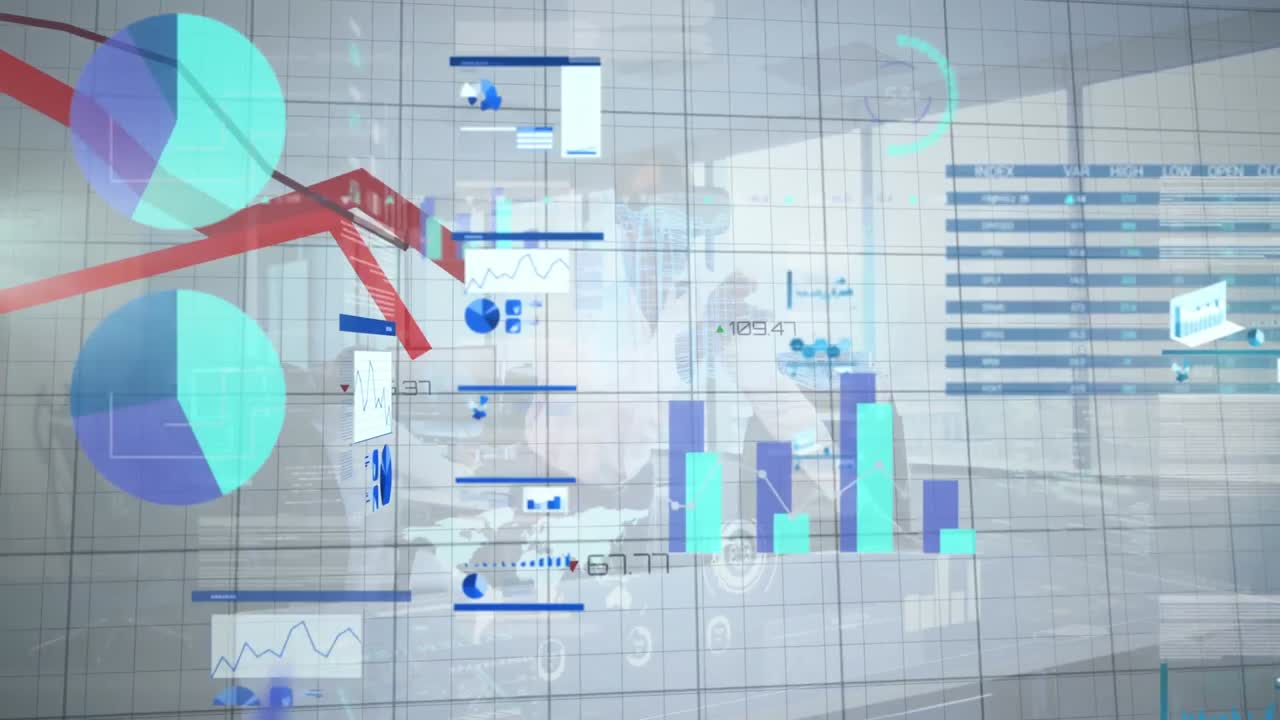 interfaz digital con procesamiento de datos sobre un hombre de negocios afroamericano que usa auriculares vr en la oficina
