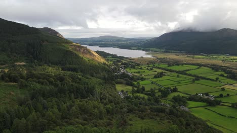 Sonnenaufgang-Luftaufnahmen-Brassenwaite-Im-Lake-District-Großbritannien