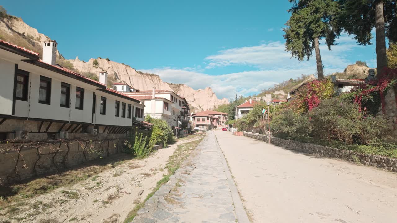 canal de zanja de drenaje seco ciudad búlgara de melnik