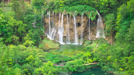 Time-Lapse-Waterfall-in-Plitvice-Lakes,-Croatia.