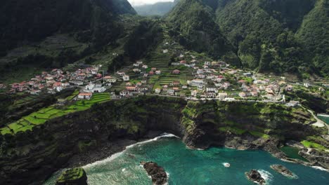 Aerial-Footage-of-Stunning-Coastline,-Madeira,-Portugal-4k