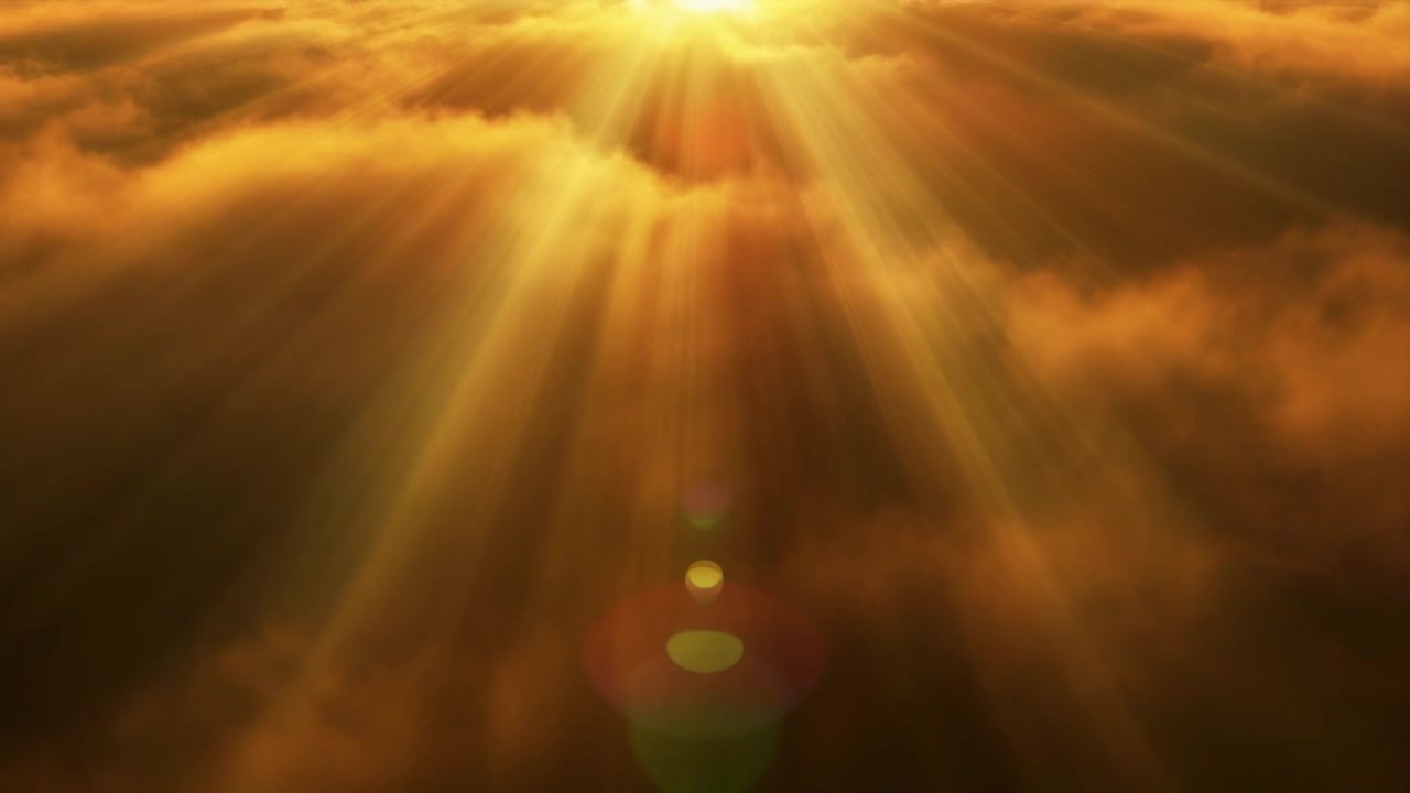 Raios de Sol Dourados Irradiando Através das Nuvens no Céu
