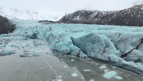 el glaciar svinafellsjokull de vatnajokull en el sur de islandia