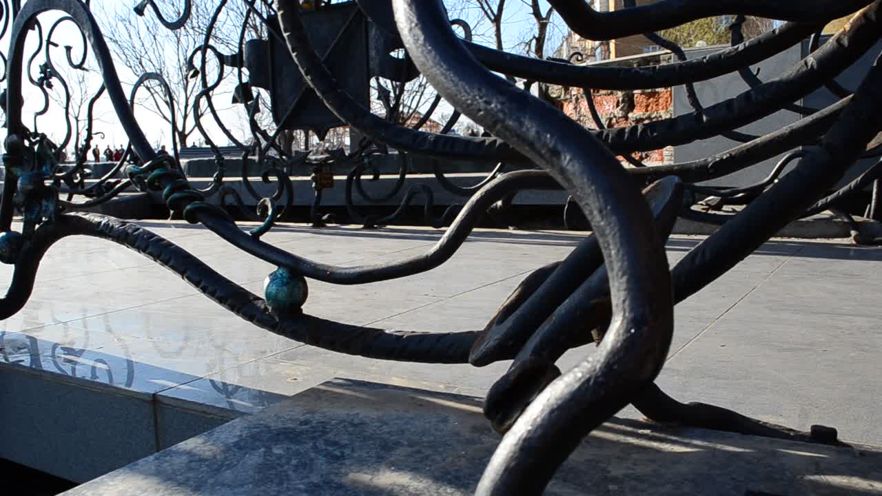 Le pont forgé. Prise de vue de motifs métalliques