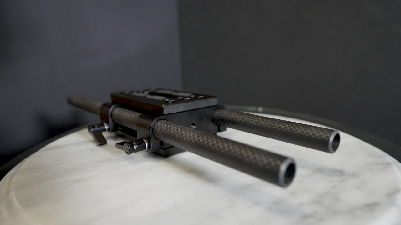 muestra el aparejo en una placa giratoria