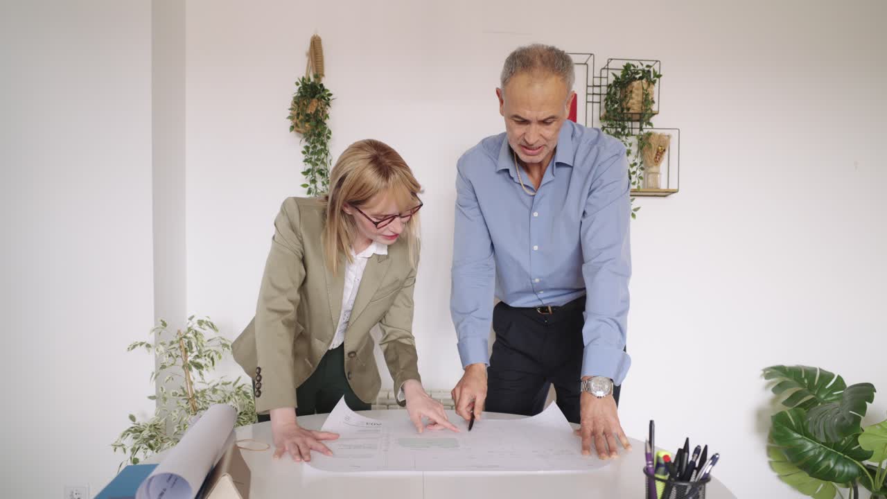 gente de negocios en una reunión