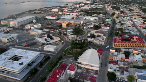 campeche méxico panning roll drone shot centro atardecer