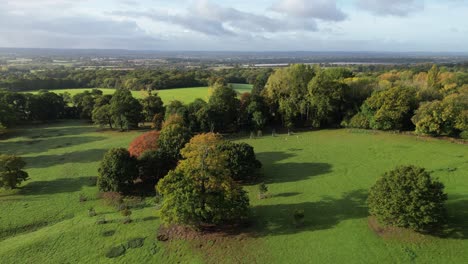 Enthüllen-Sie-Eine-Aufnahme,-Die-Die-Herrliche-Landschaft-Von-Kent-An-Einem-Herbstmorgen-Zeigt