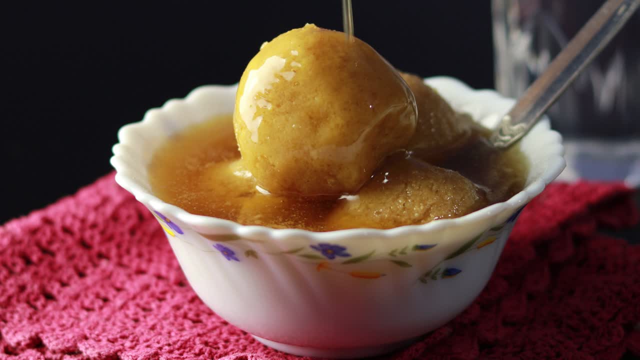 rosogolla - the most famous Indian or Bengali sweets