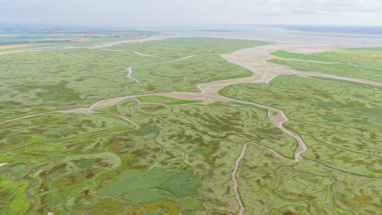 Los humedales de Saeftinghe en Zelanda, vista aérea de canales y marismas
