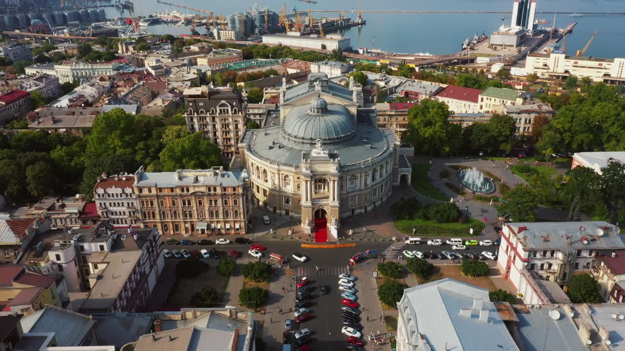 vista aérea de la ópera de odessa y el paisaje de la ciudad