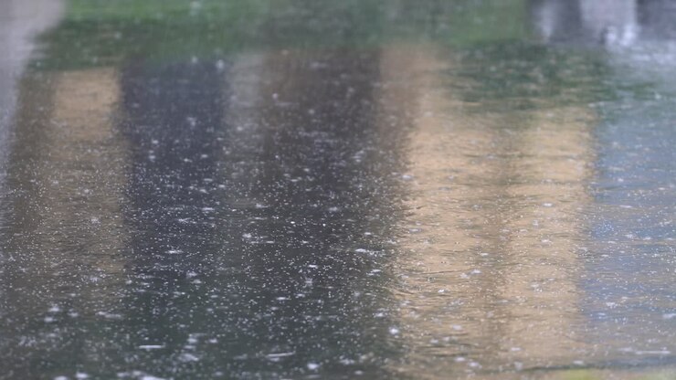 Light To Moderate Rain. 4K Close-up