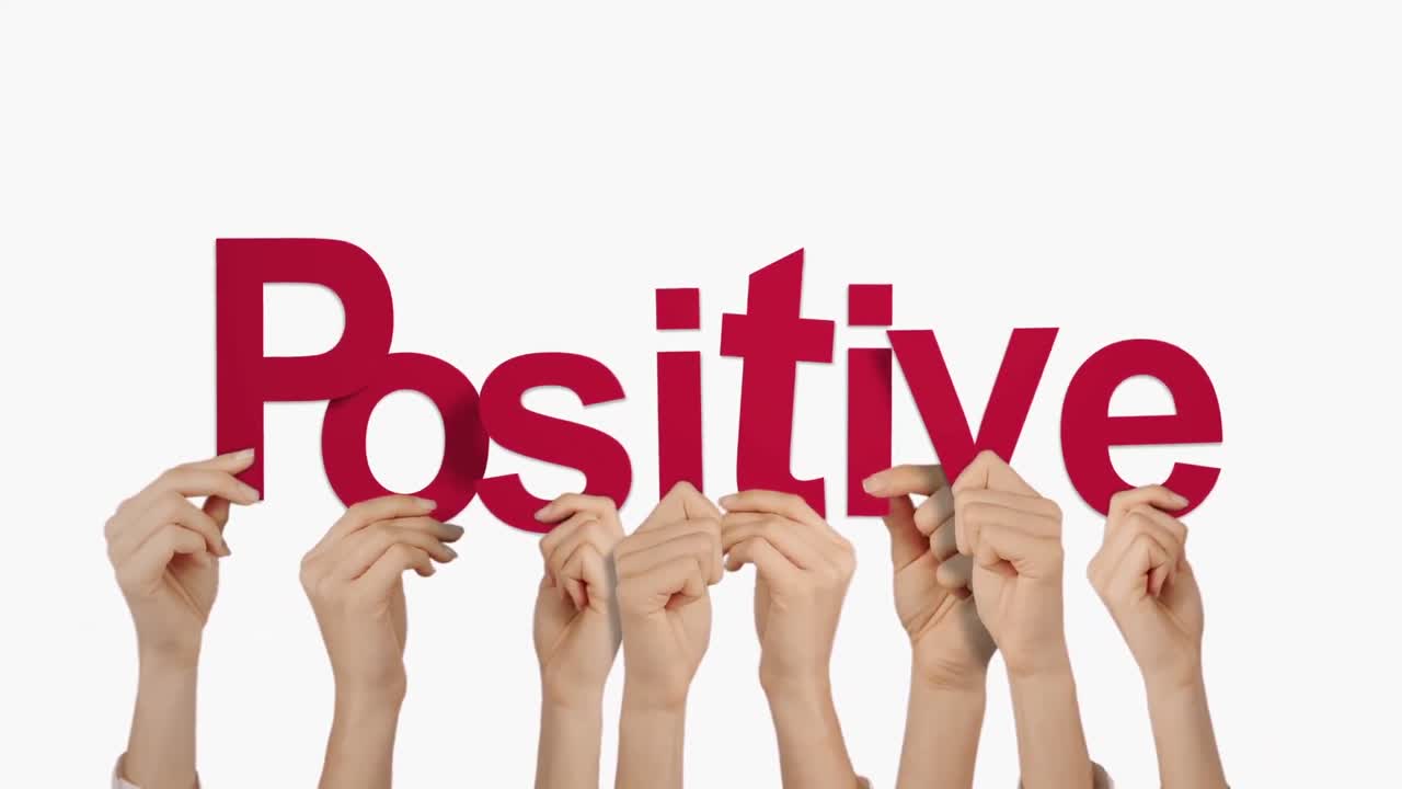 긍정적 인 손을 들고