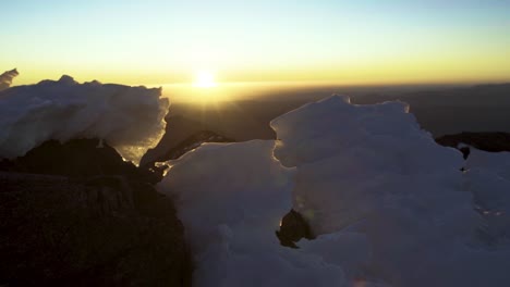 formation de glace au coucher du soleil cu