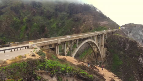 Puente-Big-Sur-Y-Rocky-Creek-Desde-Arriba:-Vista-De-Vuelo-De-Drones