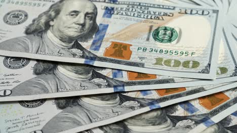banconote in dollari americani. reddito e concetto di attività.