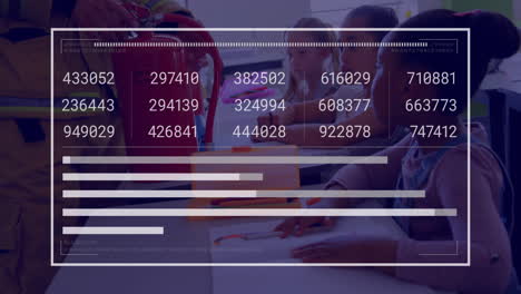 En-La-Escuela,-Animación-De-Procesamiento-De-Datos-Sobre-Niños-Que-Estudian-En-El-Aula.