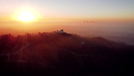 amanecer del observatorio en grifftih park en los angeles california