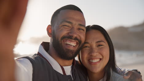 Couple-at-beach,-face-and-selfie