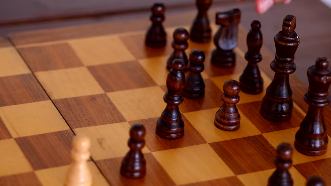 piezas de ajedrez yuriy