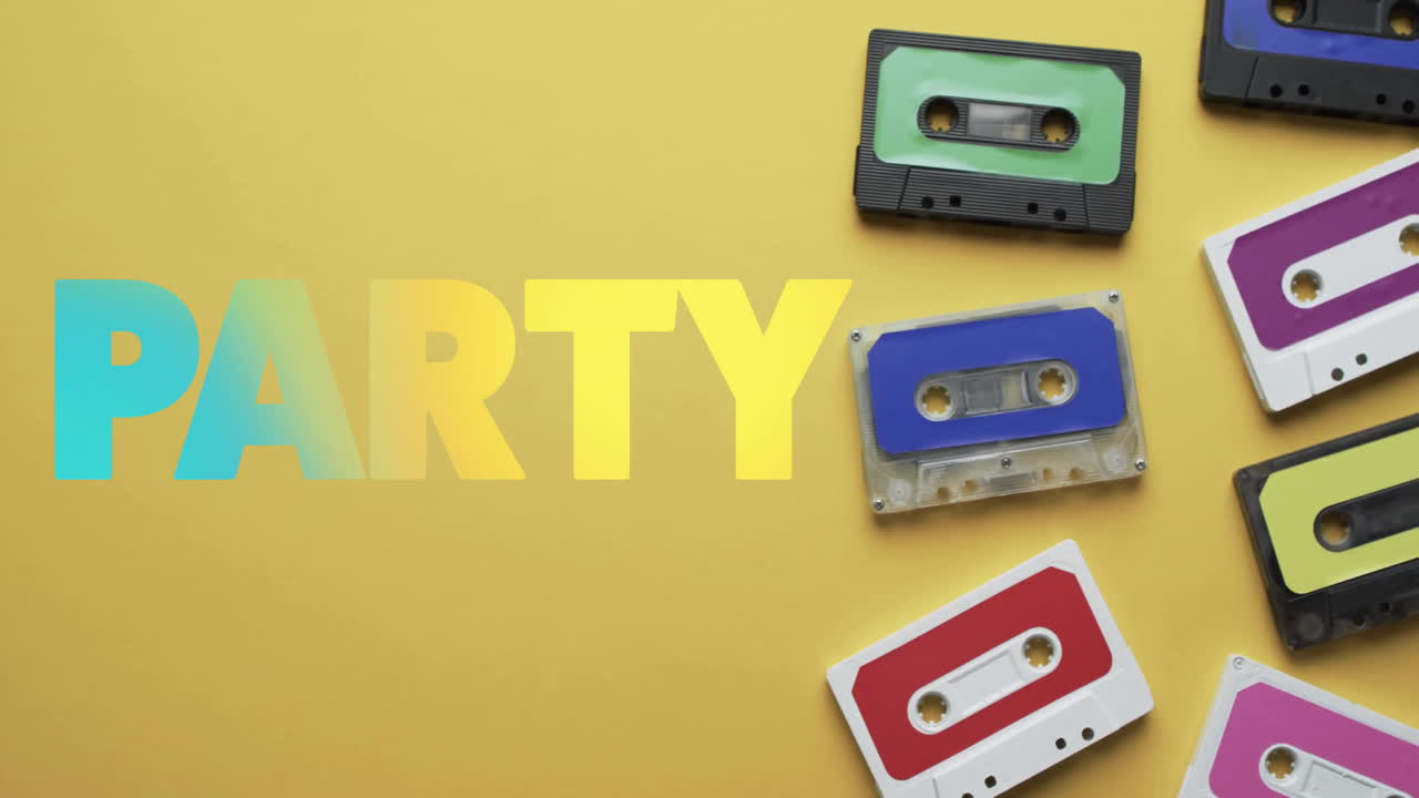 Animazione di testo colorato 'party' su nastri su sfondo giallo.