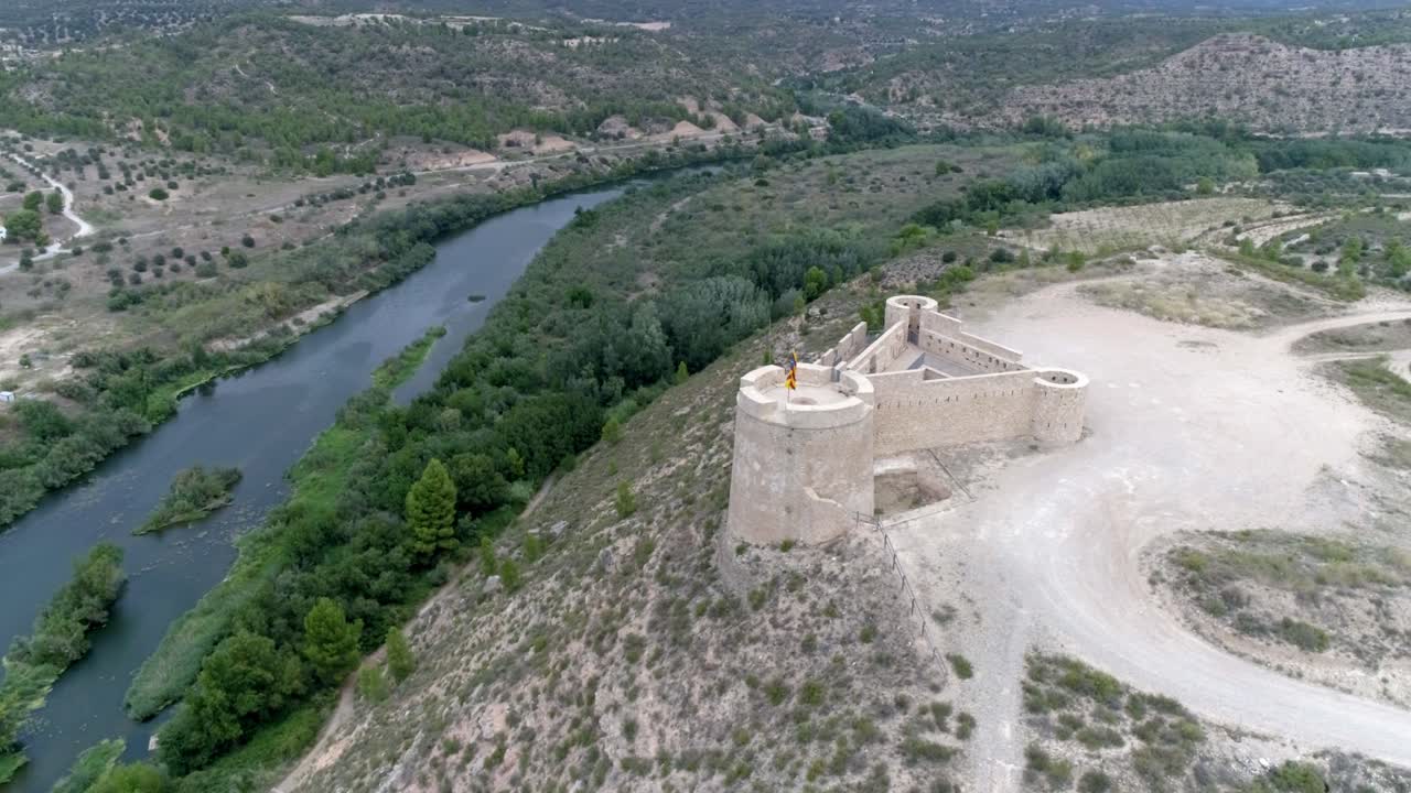 Immagini aeree del castello di Flix a Tarragona, Catalogna. Registrate con un Phantom 4 Pro, 4K a 60 fps