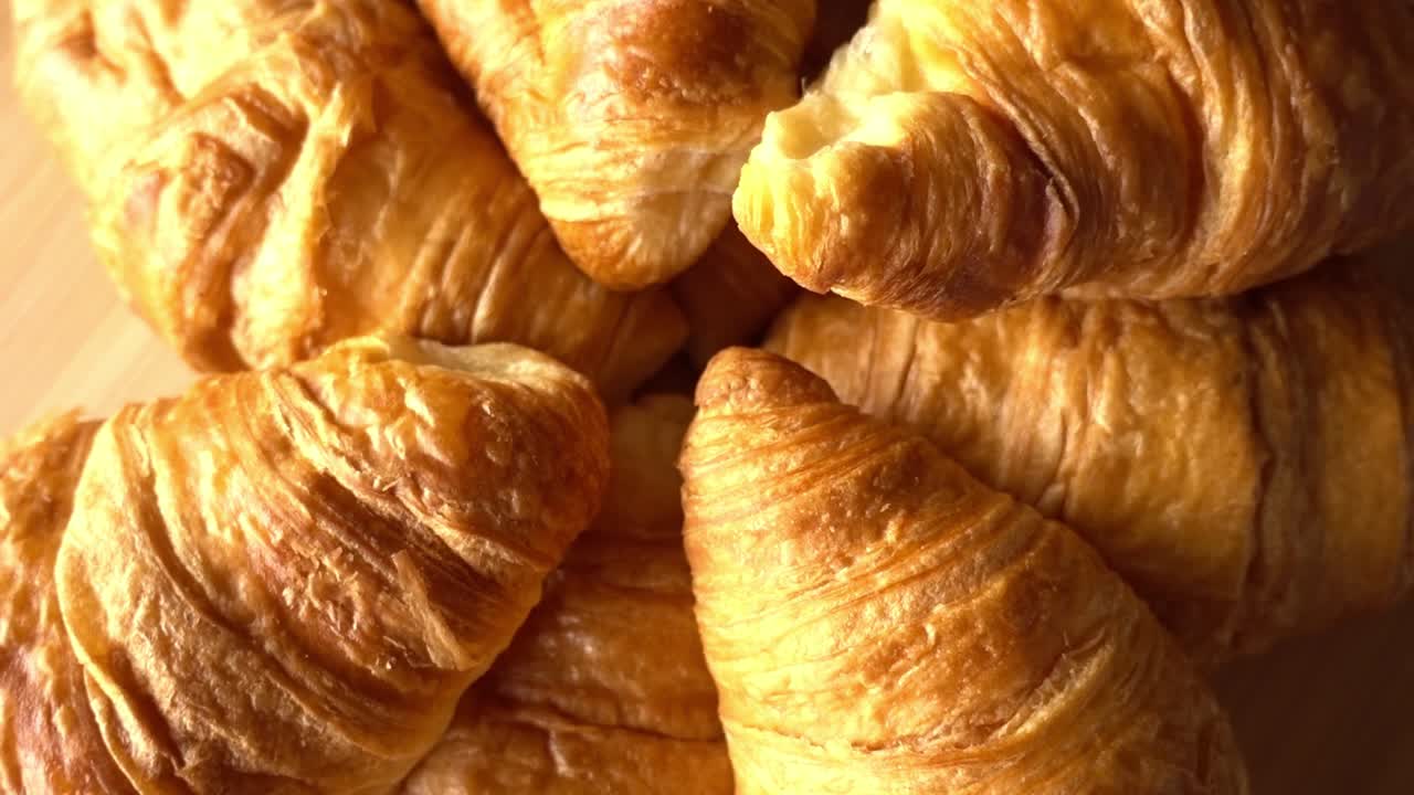 크루아산 회전 배경: 음식 개념