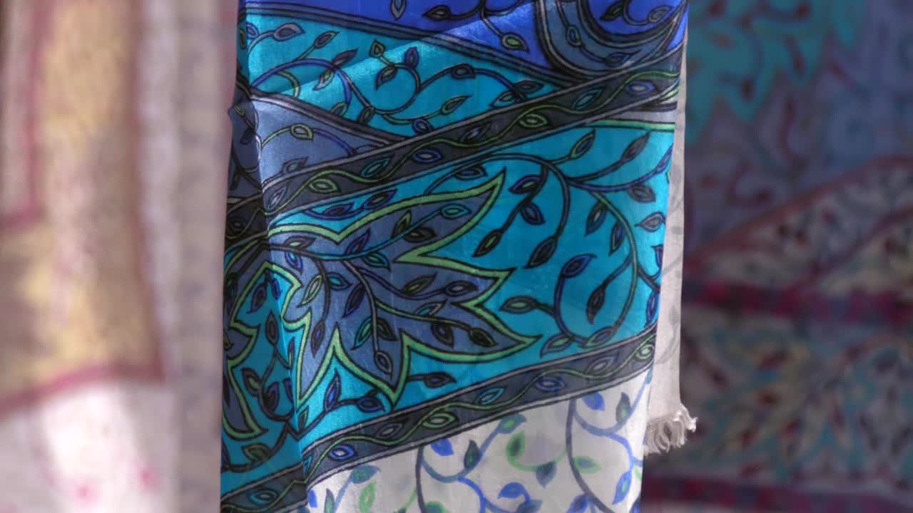 바람에 날리는 실크 02