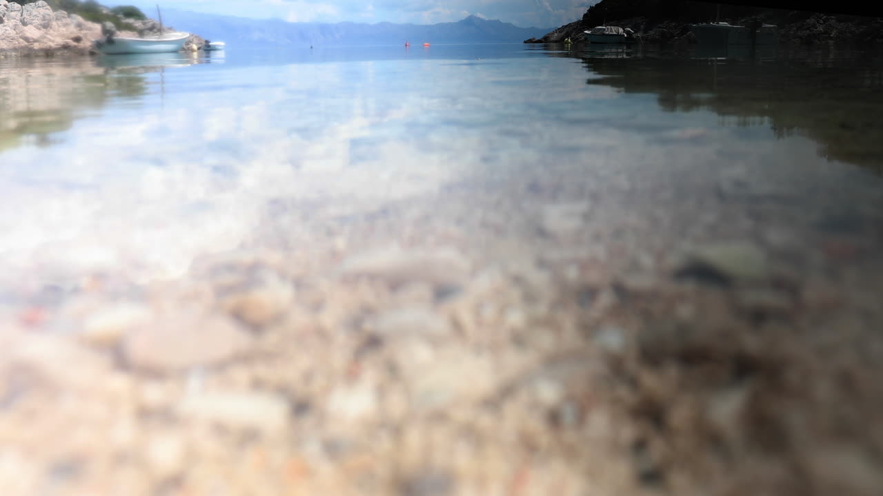 hvar 커버 수중 4k 01