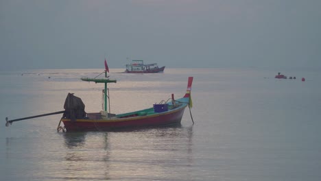 Boot-Gegen-Schiff