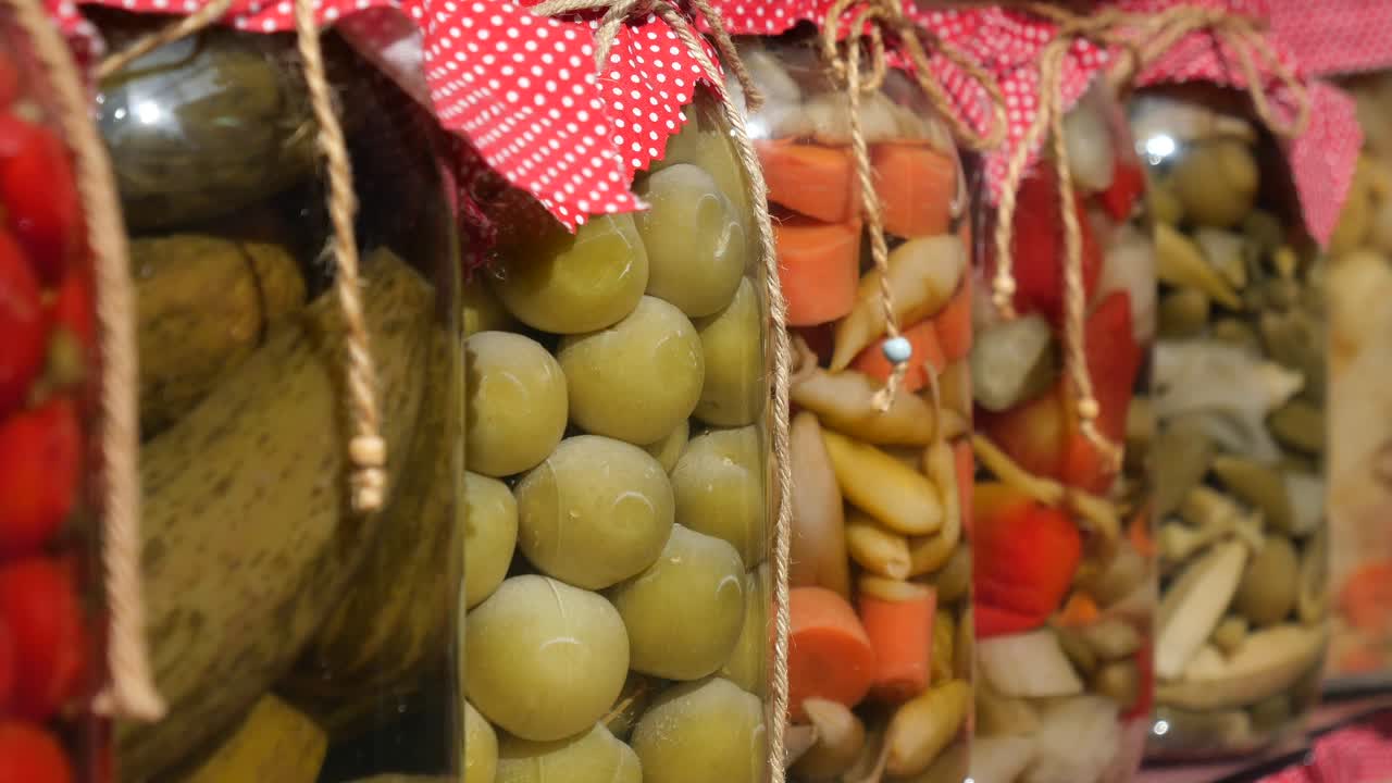 frascos de pepinillos