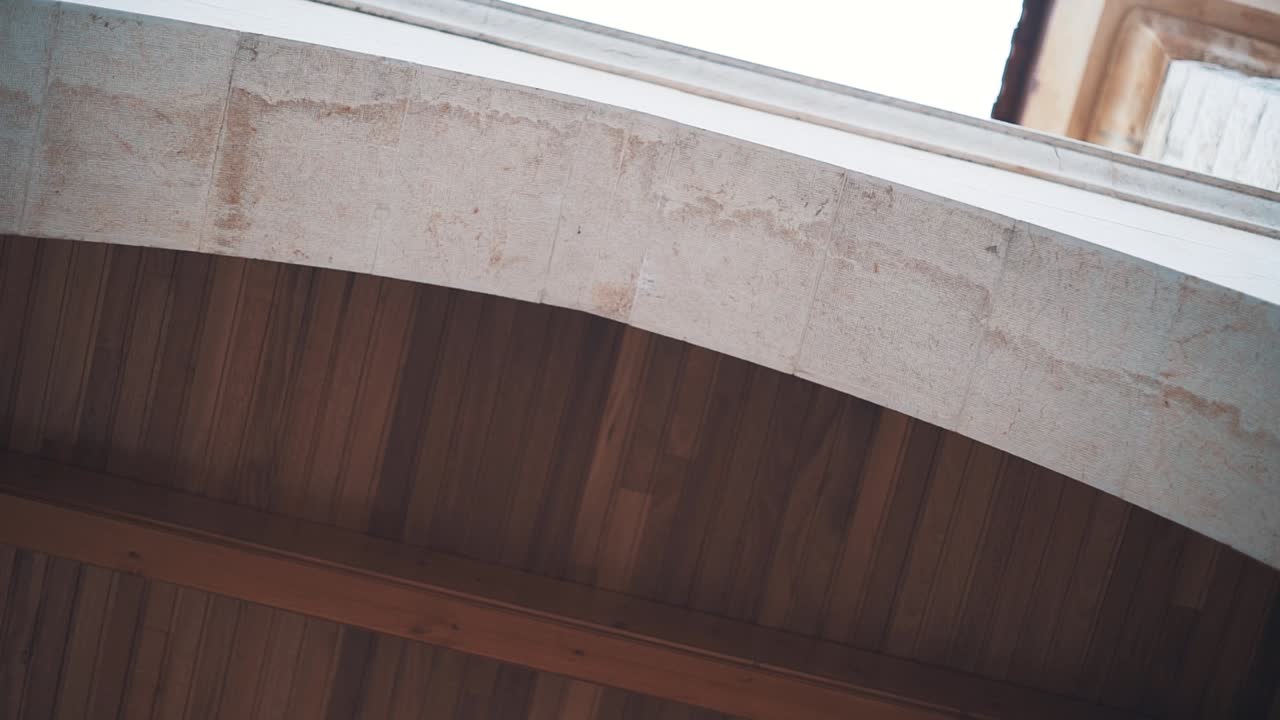 otra vista parcial del techo de la iglesia de san miguel.