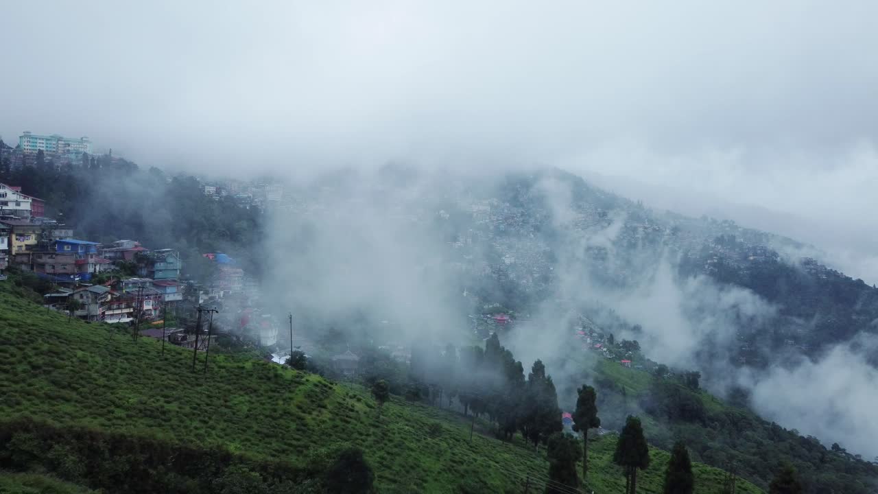 Video con drone dei dintorni del luogo turistico del Bengala Occidentale, Darjeeling