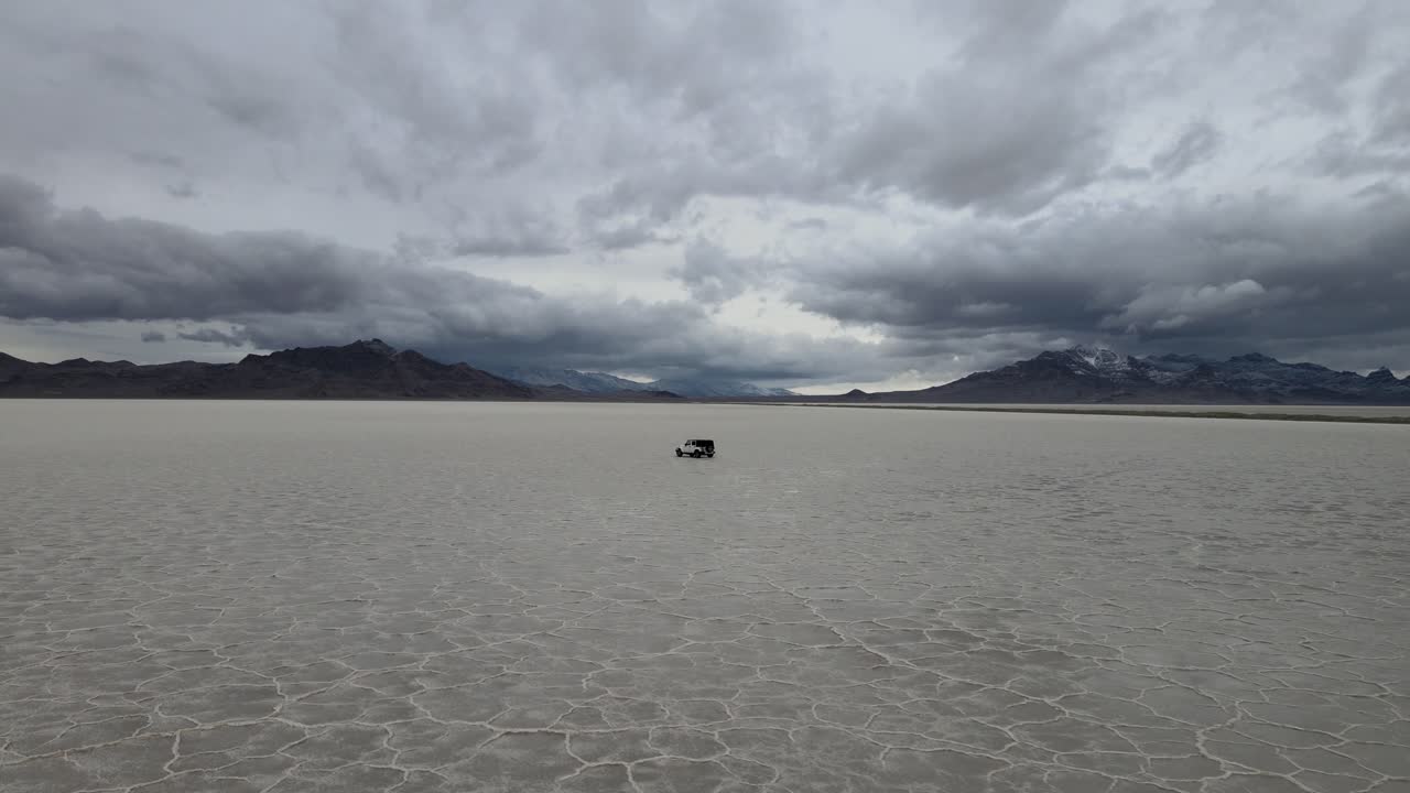 Dramatic landscape in the Bonneville Salt Flats, Utah (4k UHD)
