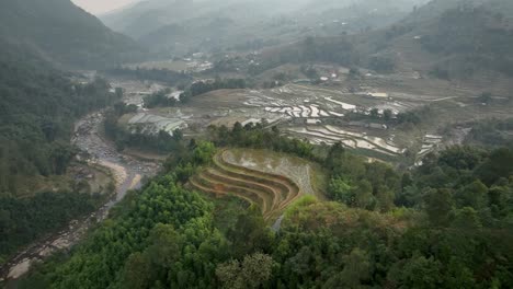 Rice-paddy-layers,-allowing-for-efficient-water-and-soil-management