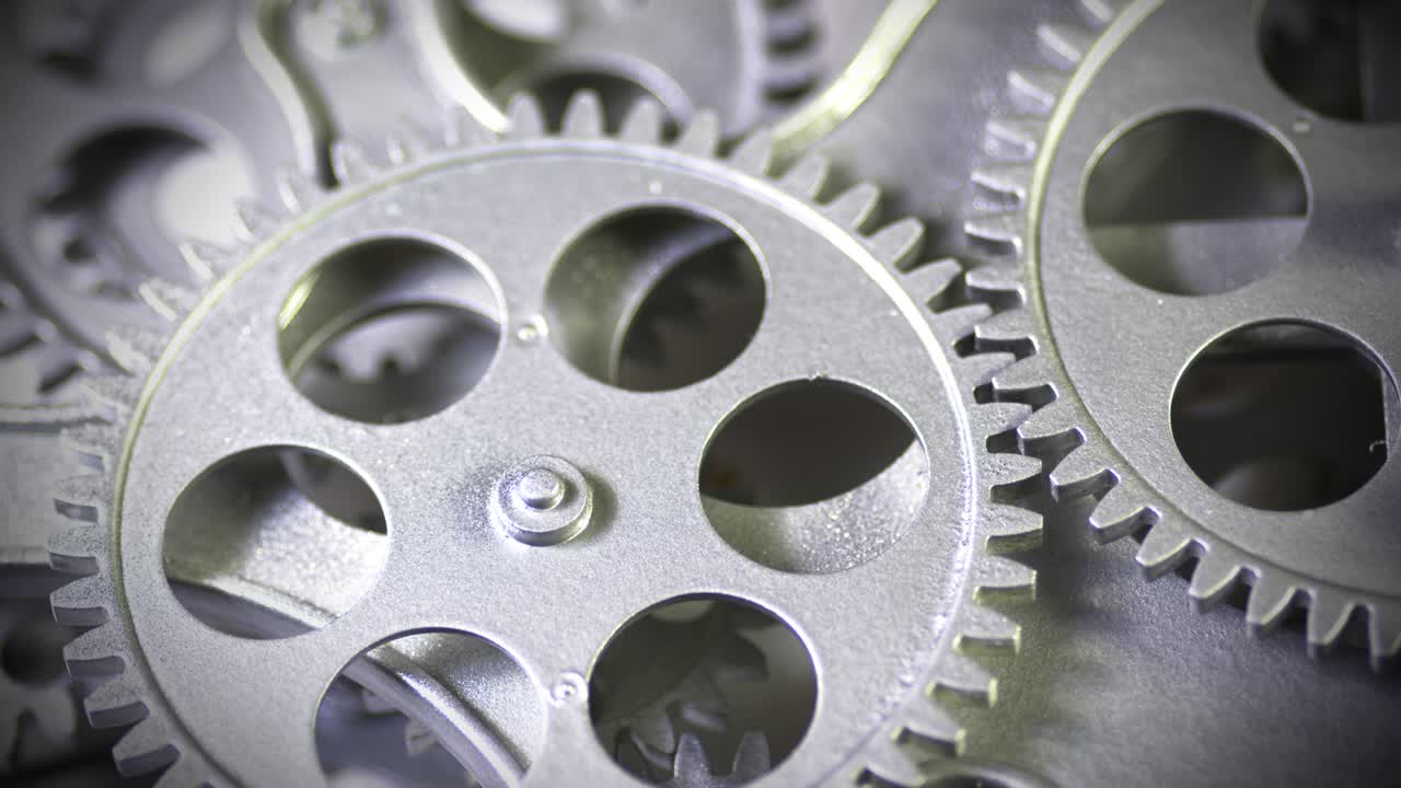 rotación de los engranajes metálicos