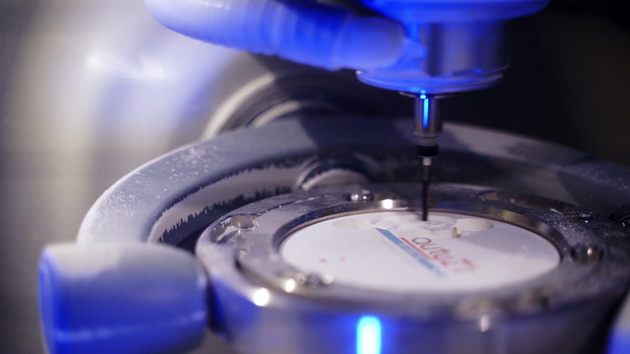 Oral arts advanced technologies. Technician creating model for cermet implant