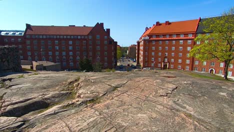 Temppeliaukio-Kirche-Von-Der-Seite-Und-Blick-Auf-Die-Stadt