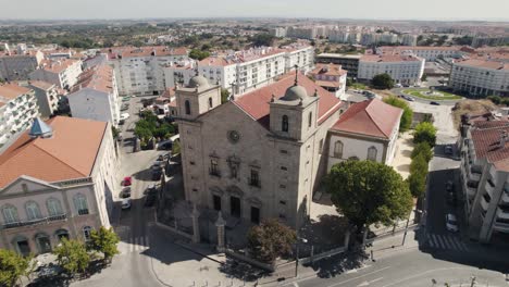 Die-Kathedrale-Von-Castelo-Branco-Oder-Die-Kirche-Des-Heiligen-Michael,-Portugal