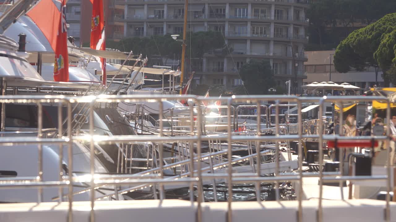 모나코 항구의 럭셔리 요트