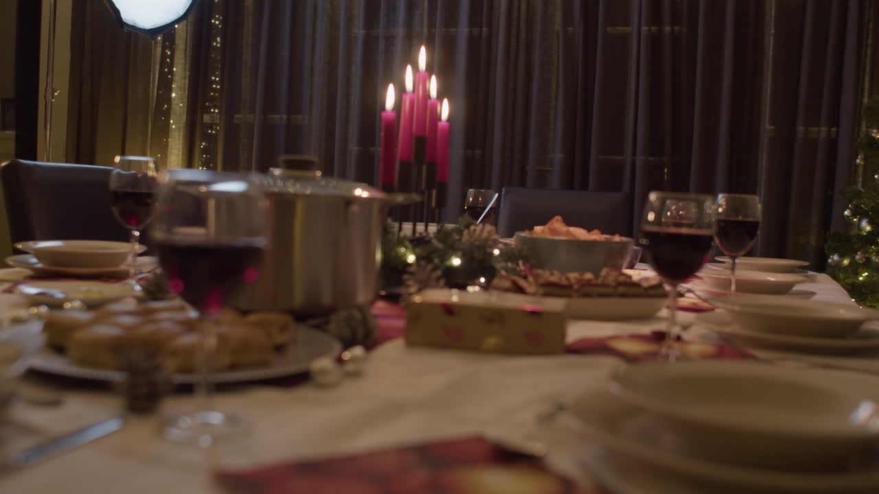 mesa de la cena de navidad, foco, de mano, mediano