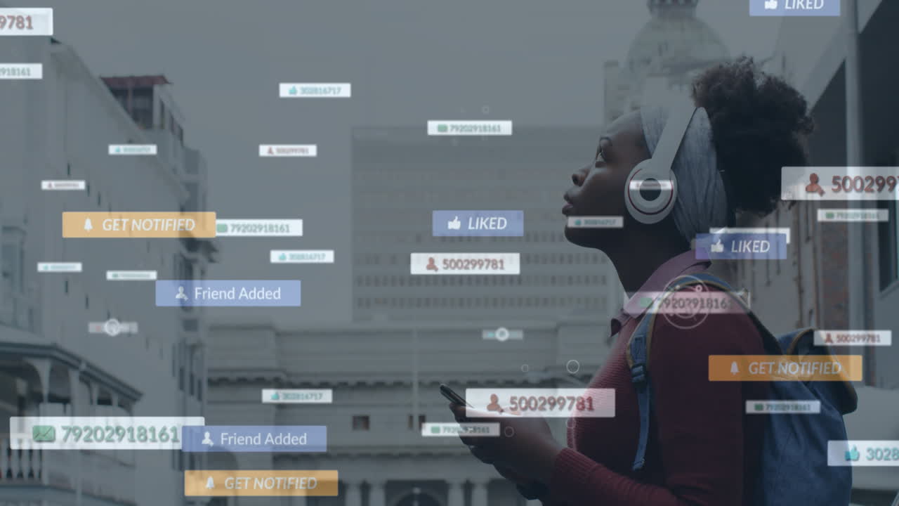 notificaciones de las redes sociales animación sobre la persona que utiliza el teléfono inteligente en el área urbana