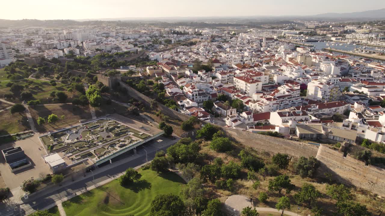 Parque da Cidade, Park und befestigte mittelalterliche Stadtmauer, Lagos, Algarve