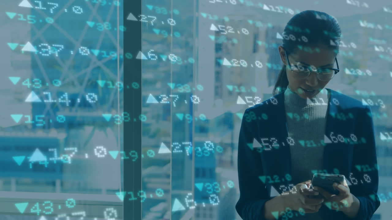 mujer que usa teléfonos inteligentes y datos