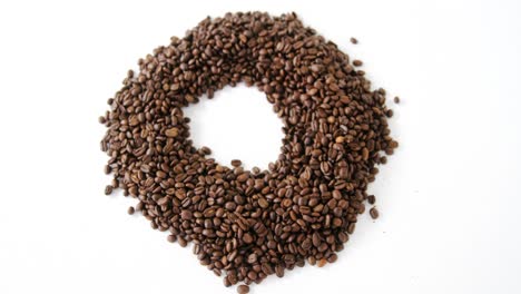granos de café en forma de rosquilla
