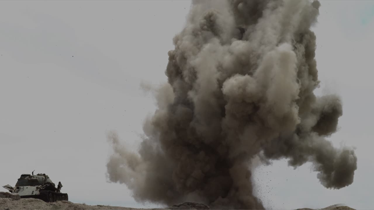 E4, Optaget i slow motion: støveksplosion i 50 meters højde