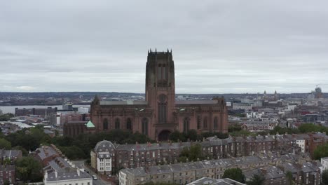 Drone-Shot-Orbitando-La-Catedral-De-Liverpool-01